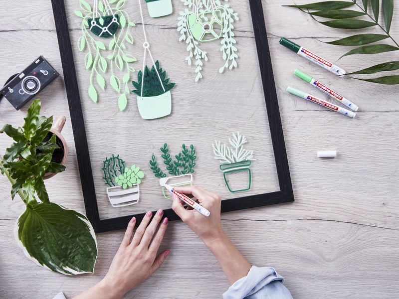 edding 4085 chalk marker - black - 1 chalk pen - round nib 1-2 mm - fine-nib wet wipe pen for chalkboards, windows, glass, mirrors - liquid chalk marker pens for opaque coverage - Image 5